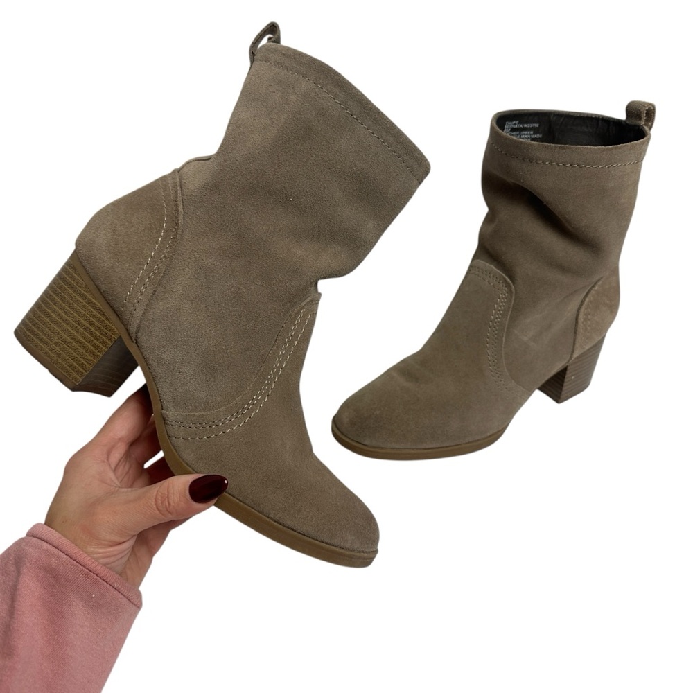 WHITE MOUNTAIN Bernata Suede Leather Boots in Taupe Womens Size 8